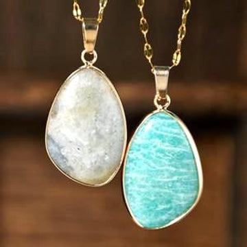 Natura Pendant, natural stone on gold chain