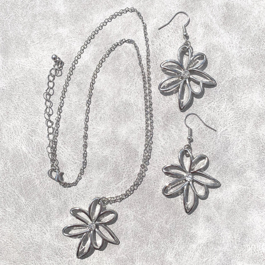 Flower silver necklace set with earrings