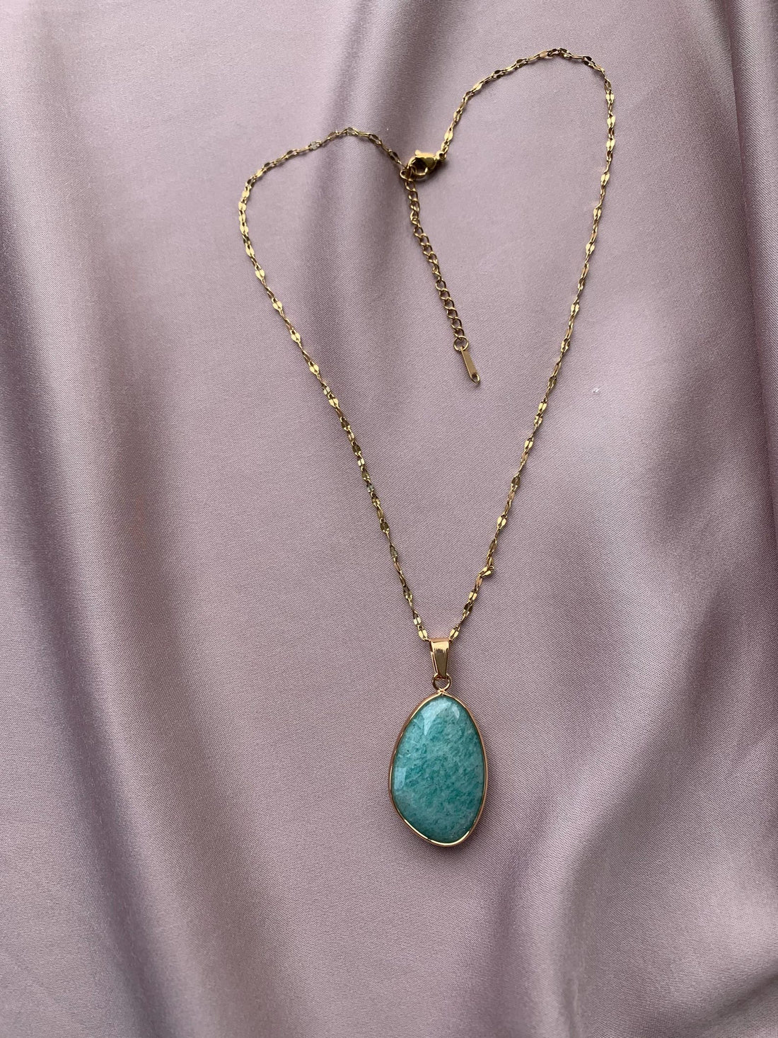 Natura Pendant, natural stone on gold chain