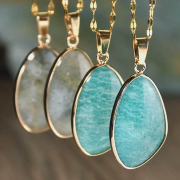 Natura pendant necklace