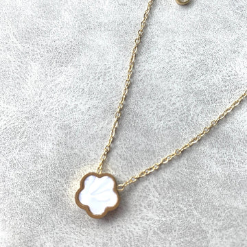 LONE CLOVER Necklace